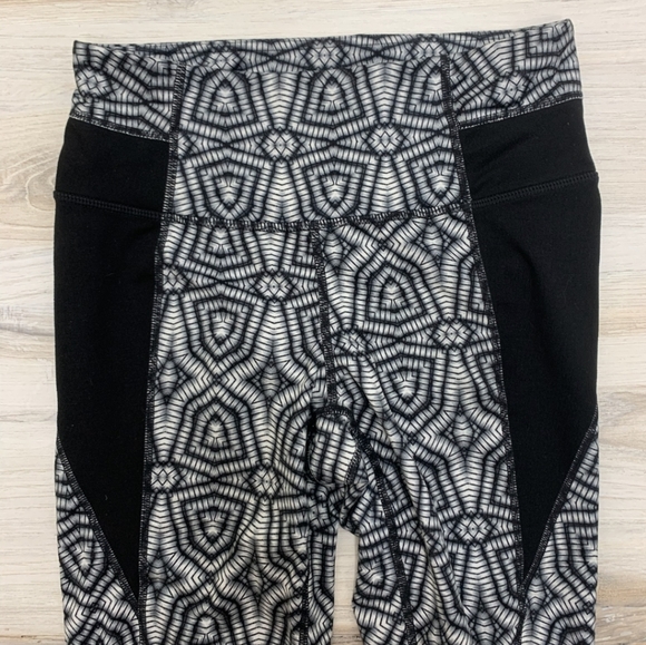 Athleta Printed Cropped Leggings - Picture 2 of 5